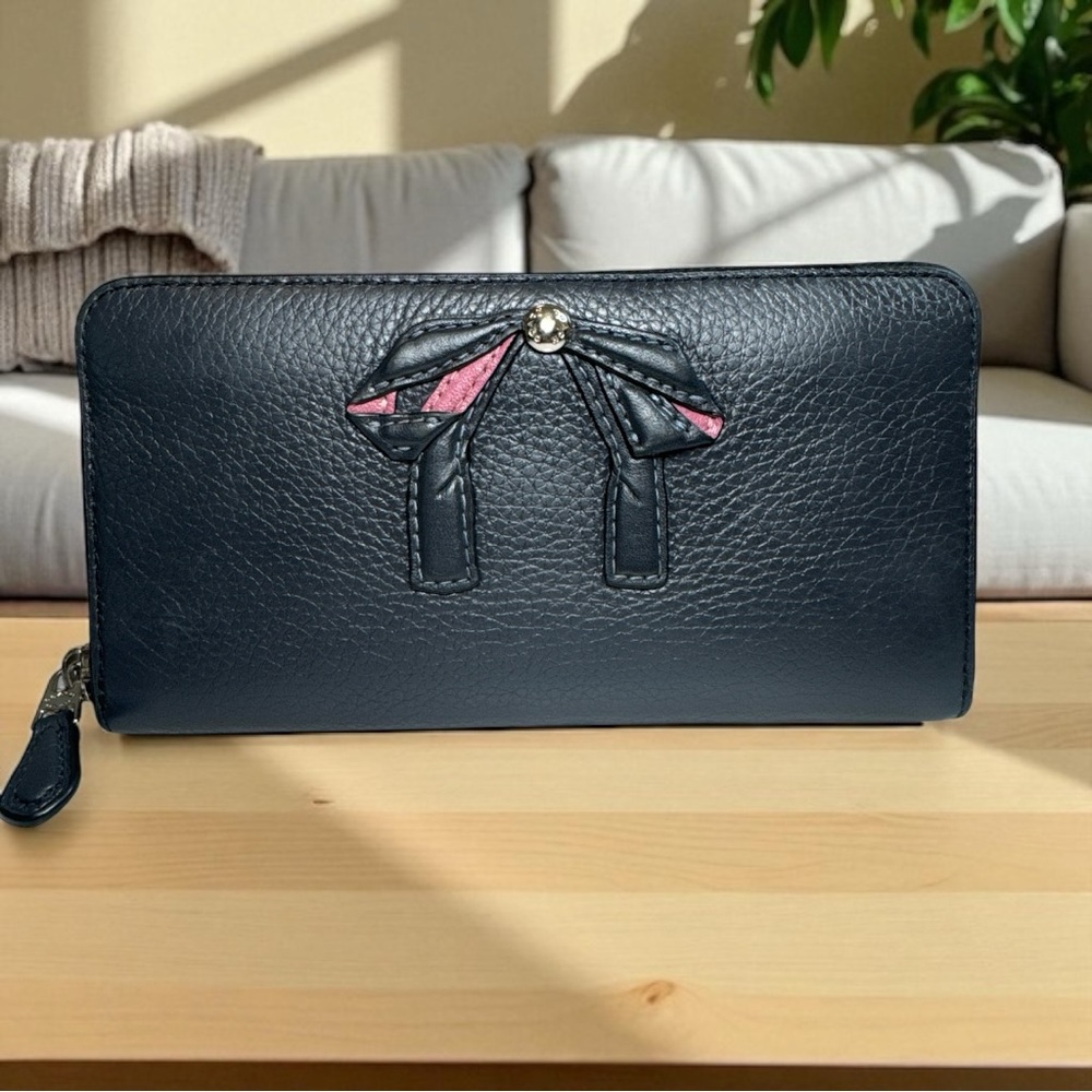 Coach 3D Leather Bow Applique Accordion Full Length Zip Wallet Discontinued